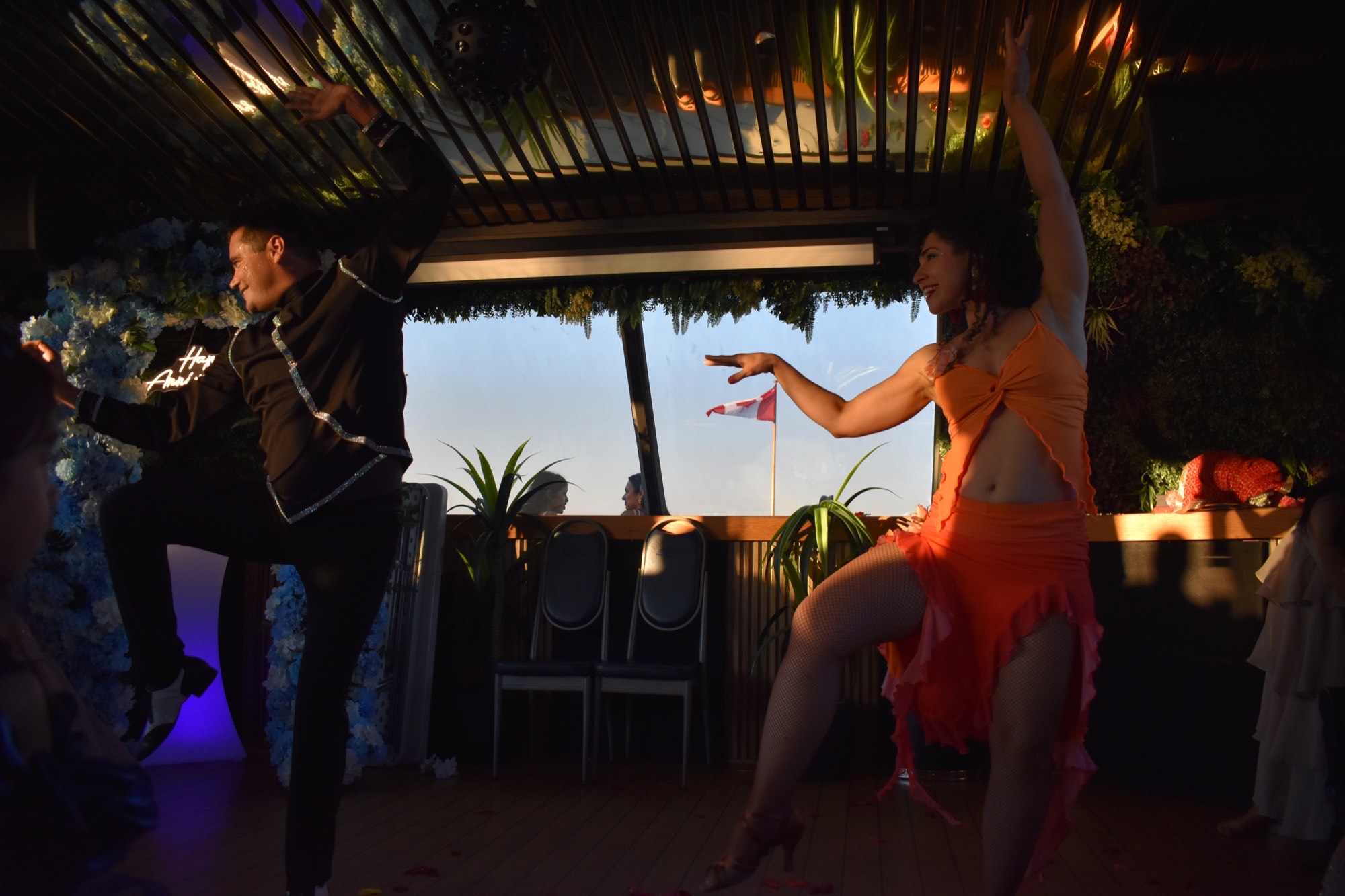 Bollywood — shine, arm & leg up